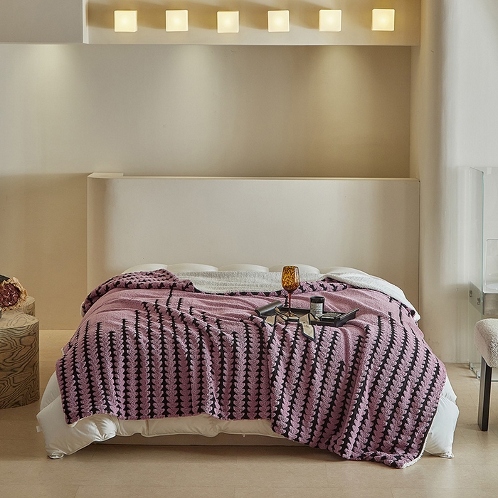 91家纺网 家纺一手货源 找家纺 温宁家纺 2025新款步步高被套毯毛毯盖毯三件套单被套可配枕套 三件套-步步高香芋紫