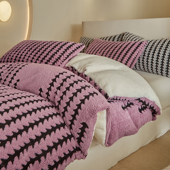 91家纺网 家纺一手货源 找家纺 温宁家纺 2025新款步步高被套毯毛毯盖毯三件套单被套可配枕套 三件套-步步高香芋紫