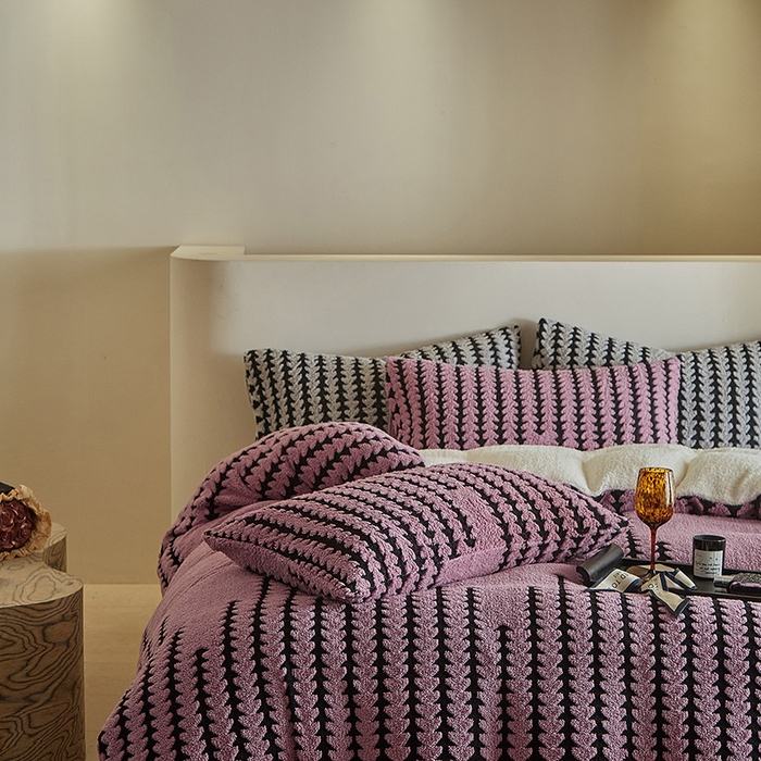 91家纺网 家纺一手货源 找家纺 温宁家纺 2025新款步步高被套毯毛毯盖毯三件套单被套可配枕套 三件套-步步高香芋紫