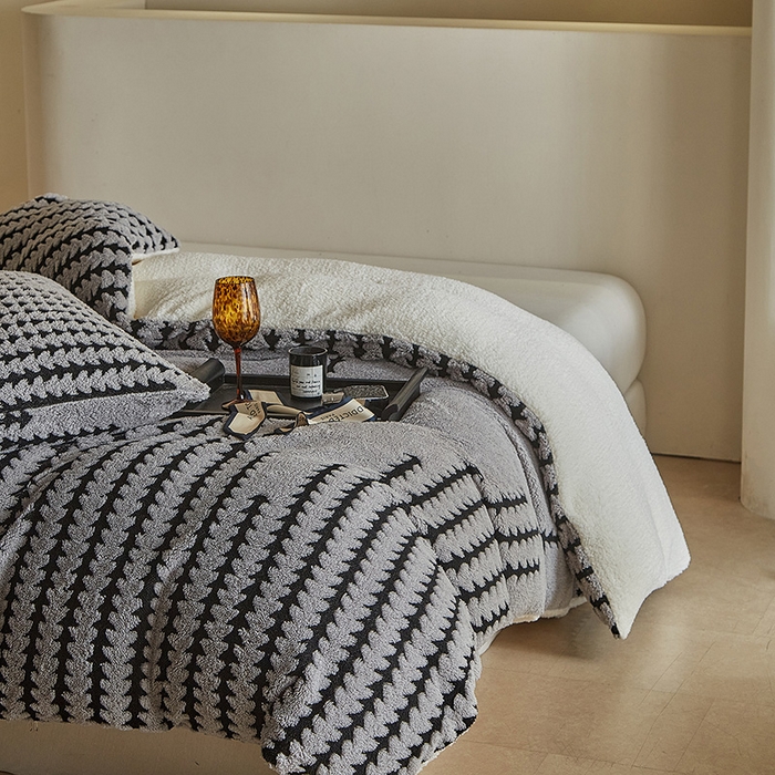 91家纺网 家纺一手货源 找家纺 温宁家纺 2025新款步步高被套毯毛毯盖毯三件套单被套可配枕套 三件套-步步高银灰