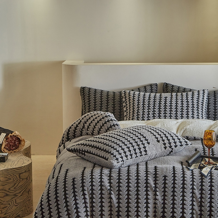 91家纺网 家纺一手货源 找家纺 温宁家纺 2025新款步步高被套毯毛毯盖毯三件套单被套可配枕套 三件套-步步高银灰