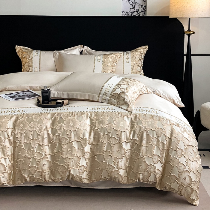 91家纺网 家纺一手货源 找家纺 悦织湾家纺 2025新款水洗冰丝浮雕刺绣四件套-浮雕梅影轻奢时尚三4件套 浮雕梅影-奶昔白