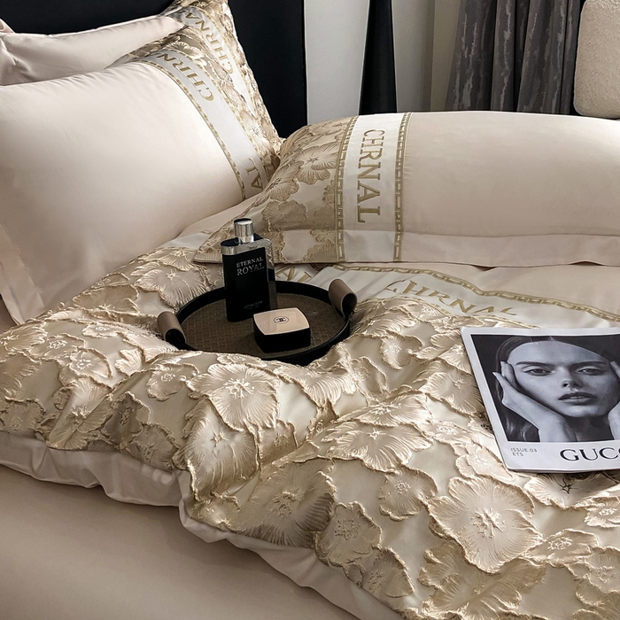 91家纺网 家纺一手货源 找家纺 悦织湾家纺 2025新款水洗冰丝浮雕刺绣四件套-浮雕梅影轻奢时尚三4件套 浮雕梅影-奶昔白