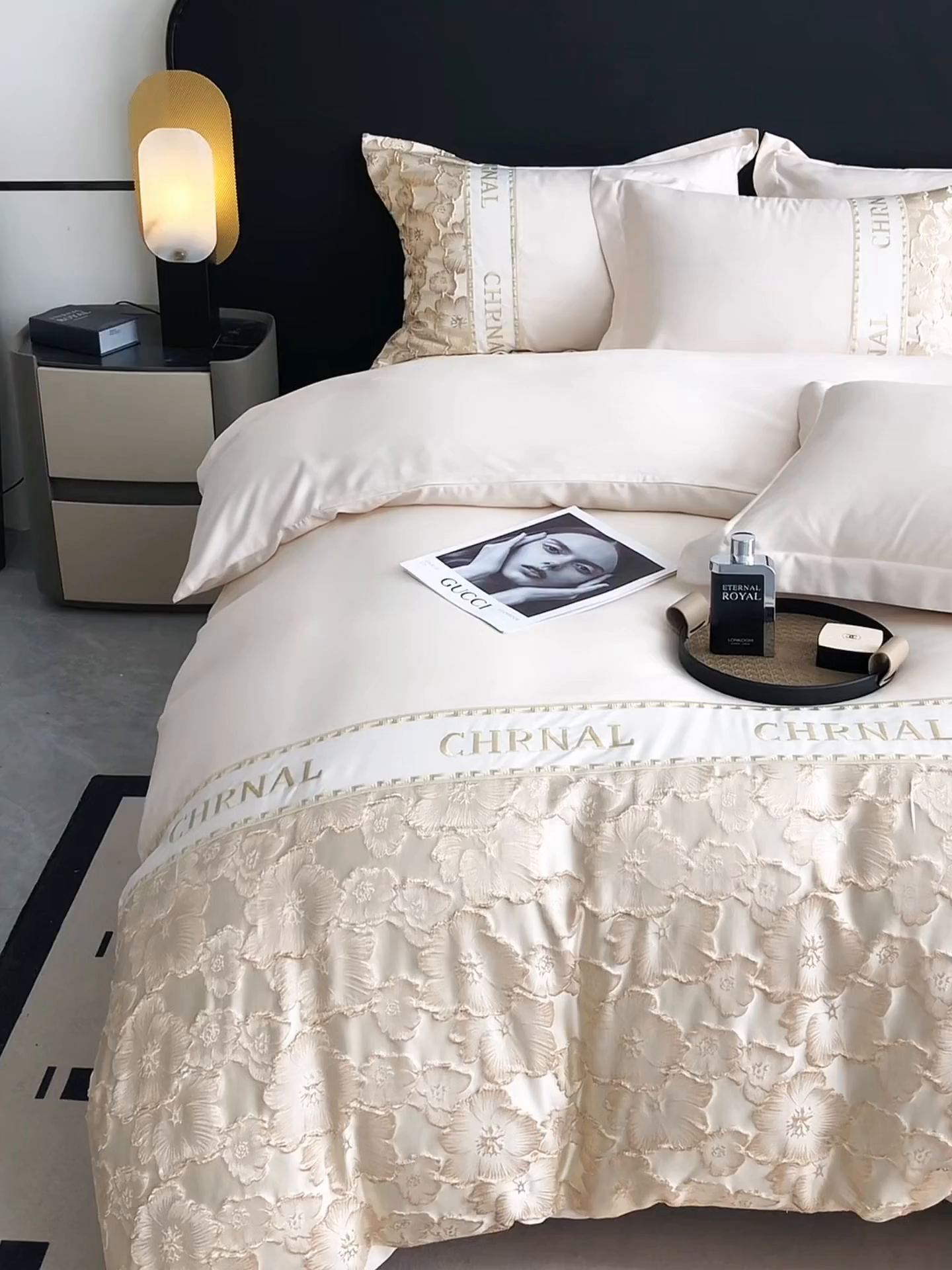 91家纺网 家纺一手货源 找家纺 悦织湾家纺 2025新款水洗冰丝浮雕刺绣四件套-浮雕梅影轻奢时尚三4件套 浮雕梅影-奶昔白