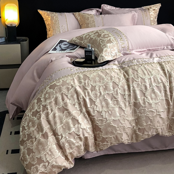 91家纺网 家纺一手货源 找家纺 悦织湾家纺 2025新款水洗冰丝浮雕刺绣四件套-浮雕梅影轻奢时尚三4件套 浮雕梅影-玫粉