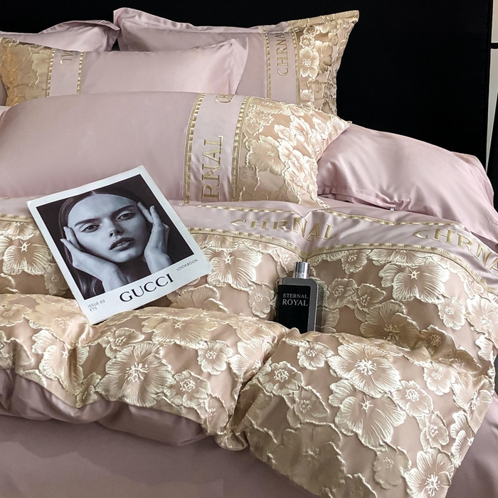 91家纺网 家纺一手货源 找家纺 悦织湾家纺 2025新款水洗冰丝浮雕刺绣四件套-浮雕梅影轻奢时尚三4件套 浮雕梅影-玫粉