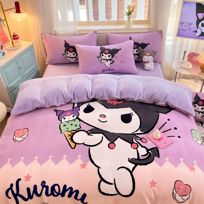 91家纺网 家纺一手货源 找家纺 金爱家 2025新款正版三丽鸥授权大版卡通平网数码印花加厚高克重牛奶绒系列四件套-第一批 绒大版-R冰淇淋甜心库洛米