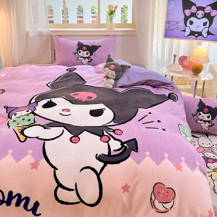 91家纺网 家纺一手货源 找家纺 金爱家 2025新款正版三丽鸥授权大版卡通平网数码印花加厚高克重牛奶绒系列四件套-第一批 绒大版-R冰淇淋甜心库洛米