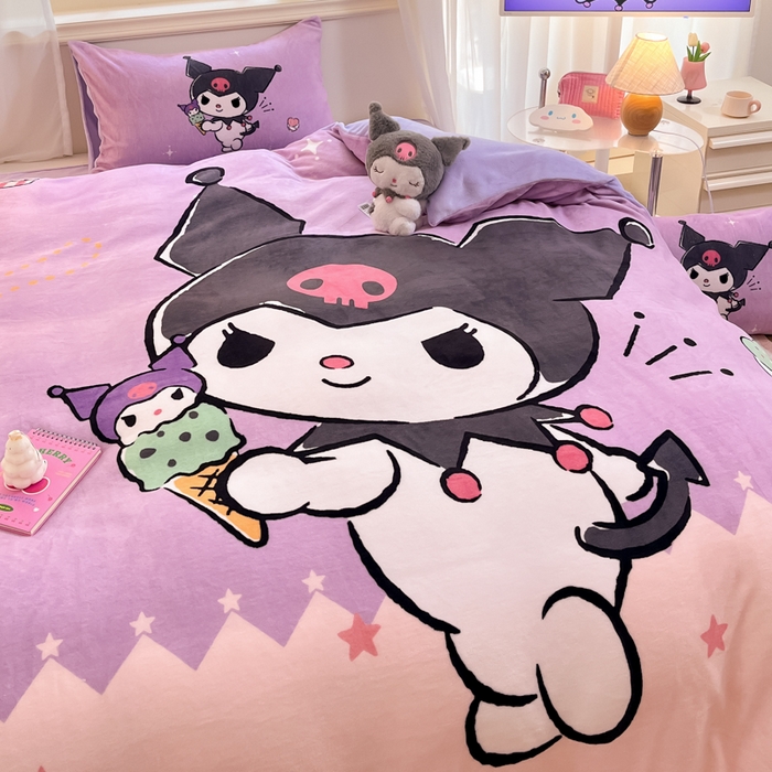 91家纺网 家纺一手货源 找家纺 金爱家 2025新款正版三丽鸥授权大版卡通平网数码印花加厚高克重牛奶绒系列四件套-第一批 绒大版-R冰淇淋甜心库洛米