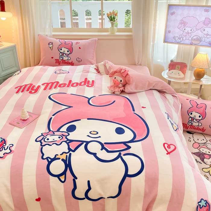 91家纺网 家纺一手货源 找家纺 金爱家 2025新款正版三丽鸥授权大版卡通平网数码印花加厚高克重牛奶绒系列四件套-第一批 绒大版-R草莓冰淇淋美乐蒂