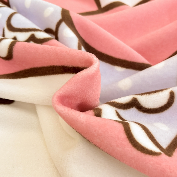 91家纺网 家纺一手货源 找家纺 金爱家 2025新款正版三丽鸥授权大版卡通平网数码印花加厚高克重牛奶绒系列四件套-第一批 绒大版-R草莓蛋糕美乐蒂