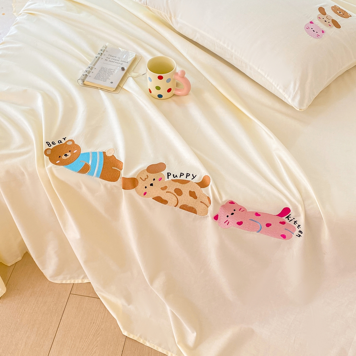 91家纺网 家纺一手货源 找家纺 （总）灰鲸 2025新款全棉刺绣大床床单-懒懒小憩系列