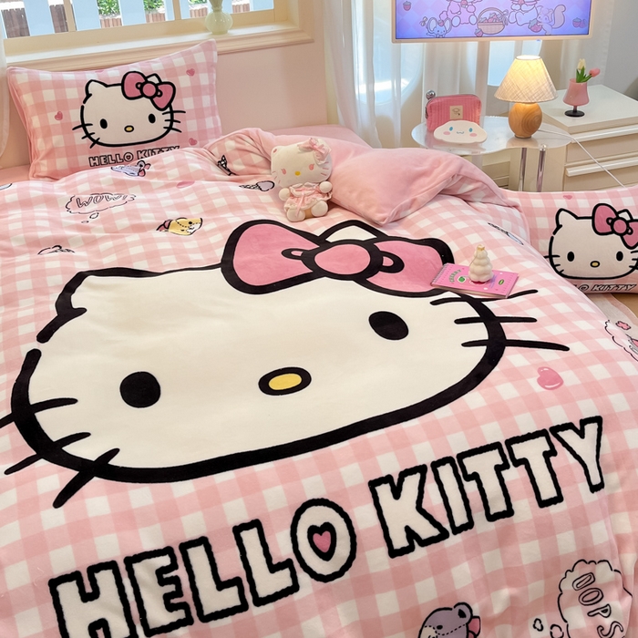 91家纺网 家纺一手货源 找家纺 金爱家 2025新款正版三丽鸥授权大版卡通平网数码印花加厚高克重牛奶绒系列四件套-第一批 绒大版-R粉格香香kitty