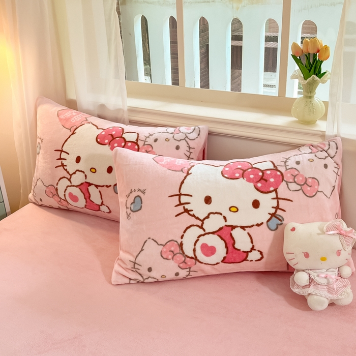 91家纺网 家纺一手货源 找家纺 金爱家 2025新款正版三丽鸥授权大版卡通平网数码印花加厚高克重牛奶绒系列四件套-第一批 绒大版-R粉梦kitty