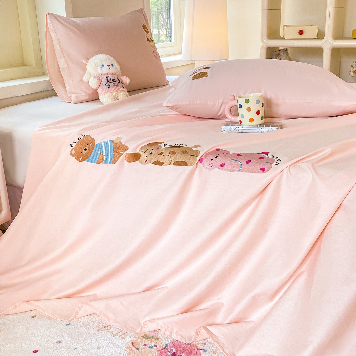 91家纺网 家纺一手货源 找家纺 （总）灰鲸 2025新款全棉刺绣大床床单-懒懒小憩系列