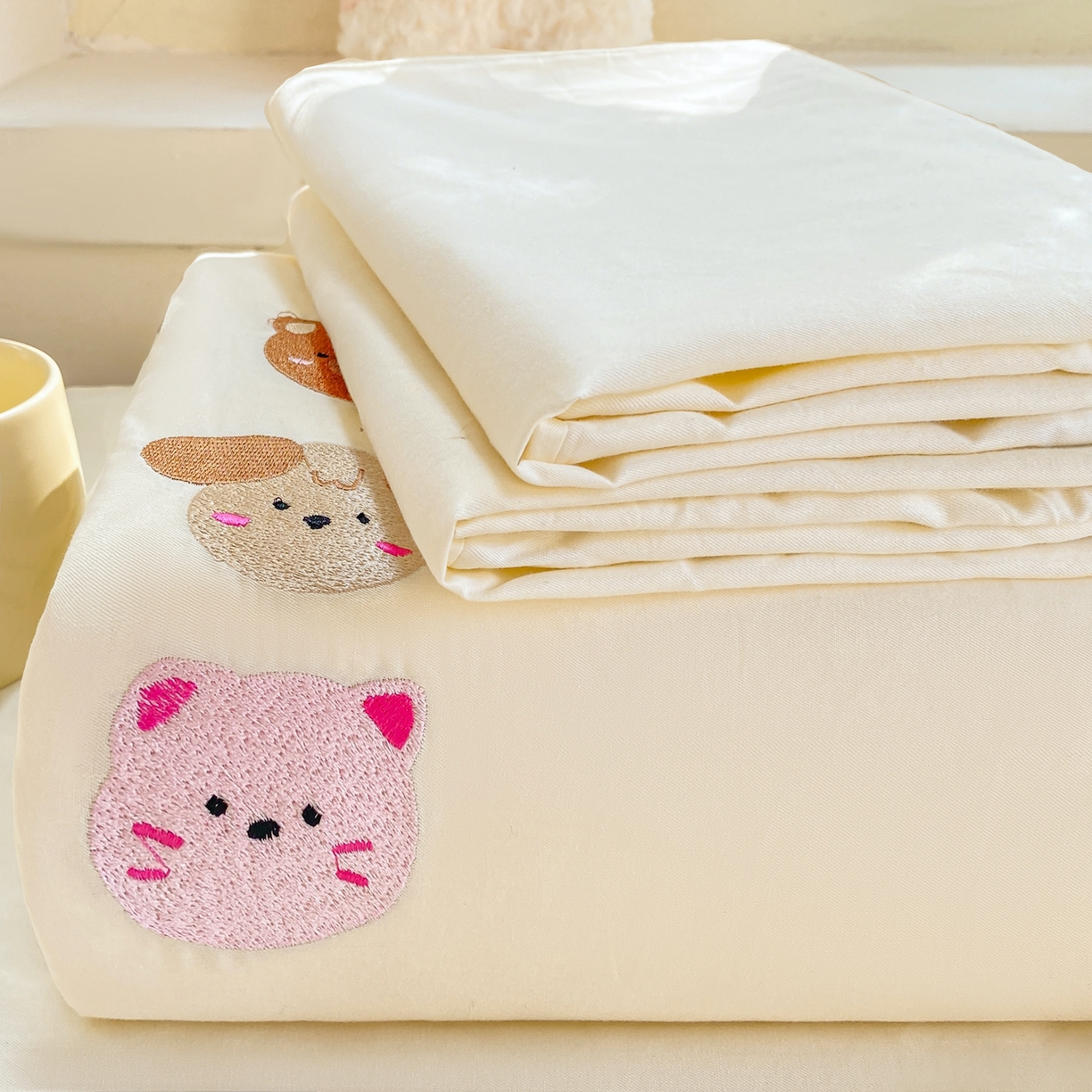 91家纺网 家纺一手货源 找家纺 灰鲸 2025新款全棉刺绣大床床单-懒懒小憩系列 懒懒小憩-白