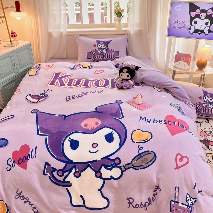 91家纺网 家纺一手货源 找家纺 金爱家 2025新款正版三丽鸥授权大版卡通平网数码印花加厚高克重牛奶绒系列四件套-第一批 绒大版-R乐趣库洛米