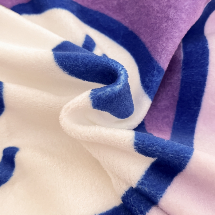 91家纺网 家纺一手货源 找家纺 金爱家 2025新款正版三丽鸥授权大版卡通平网数码印花加厚高克重牛奶绒系列四件套-第一批 绒大版-R乐趣库洛米