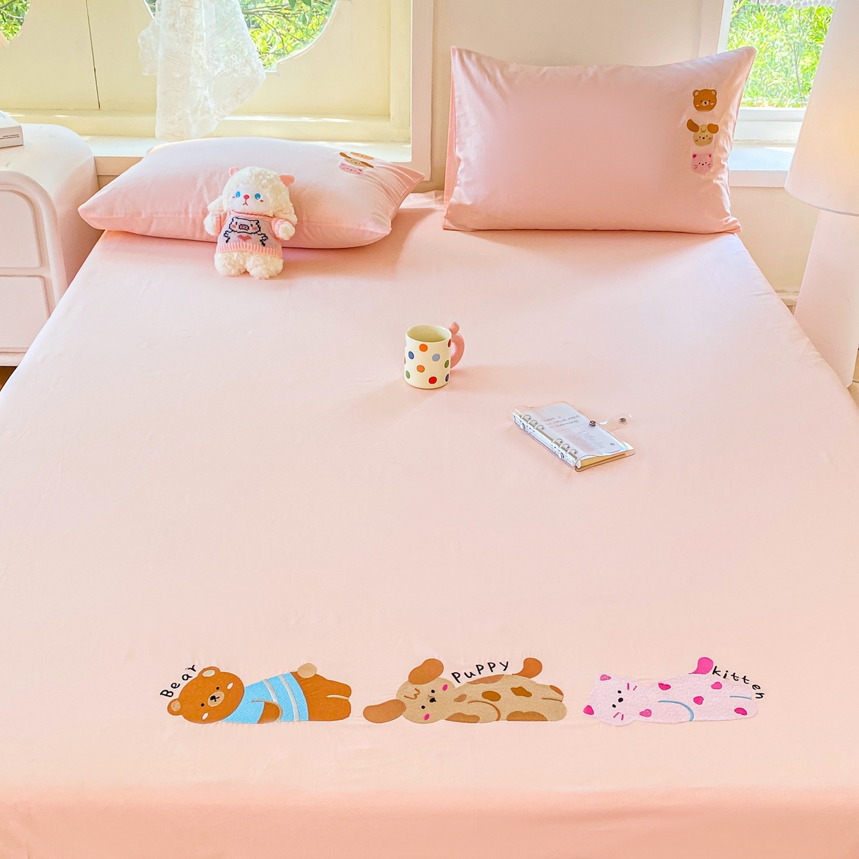 91家纺网 家纺一手货源 找家纺 灰鲸 2025新款全棉刺绣大床床单-懒懒小憩系列 懒懒小憩-粉