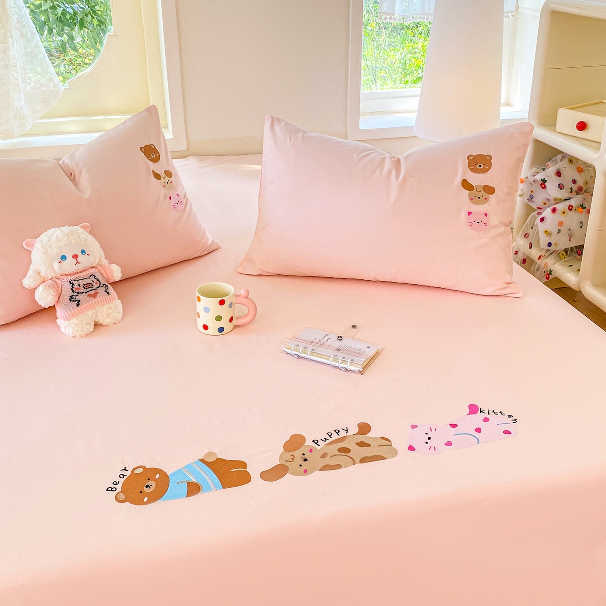 91家纺网 家纺一手货源 找家纺 灰鲸 2025新款全棉刺绣大床床单-懒懒小憩系列 懒懒小憩-粉