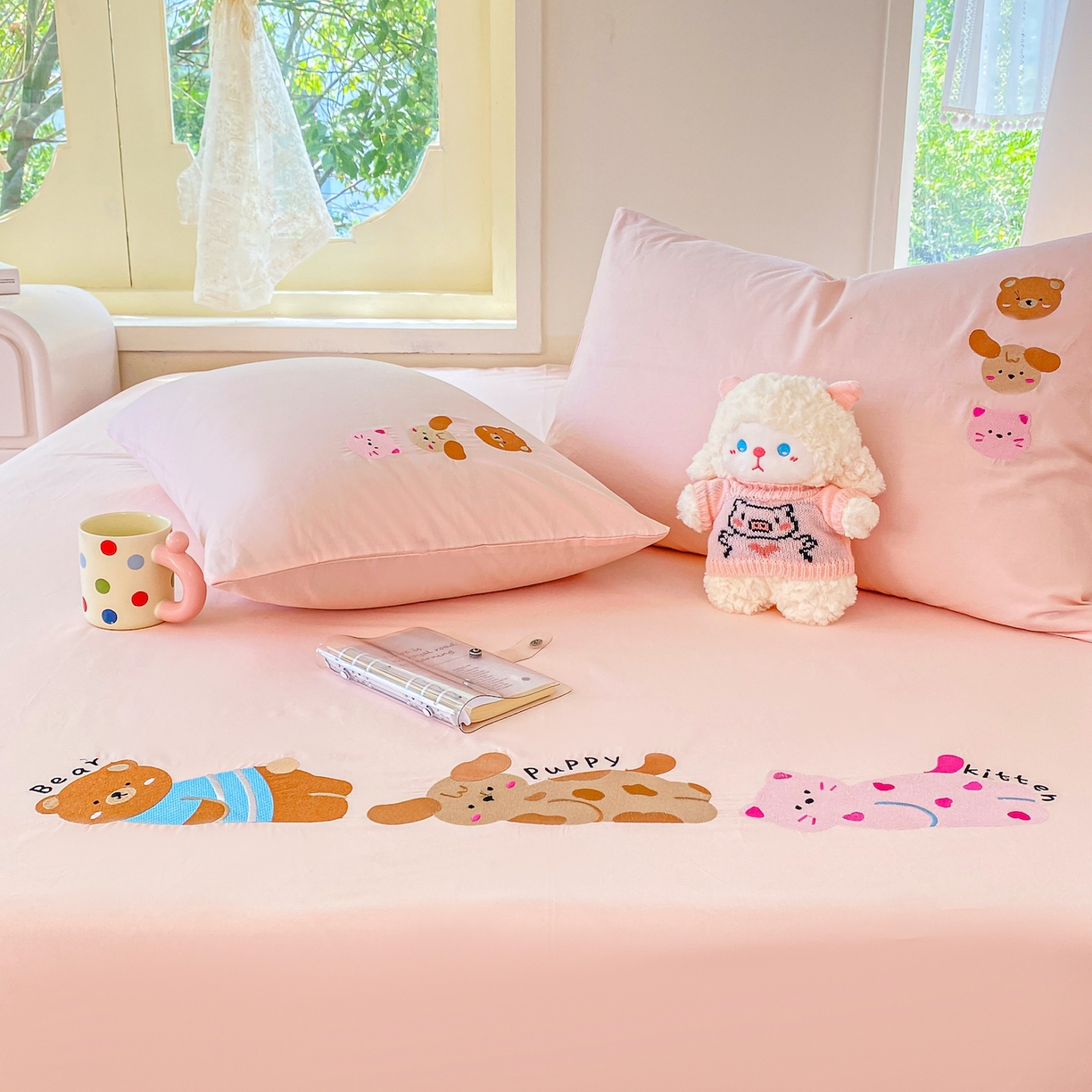 91家纺网 家纺一手货源 找家纺 灰鲸 2025新款全棉刺绣大床床单-懒懒小憩系列 懒懒小憩-粉