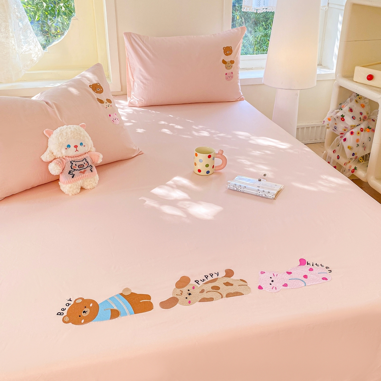 91家纺网 家纺一手货源 找家纺 灰鲸 2025新款全棉刺绣大床床单-懒懒小憩系列 懒懒小憩-粉