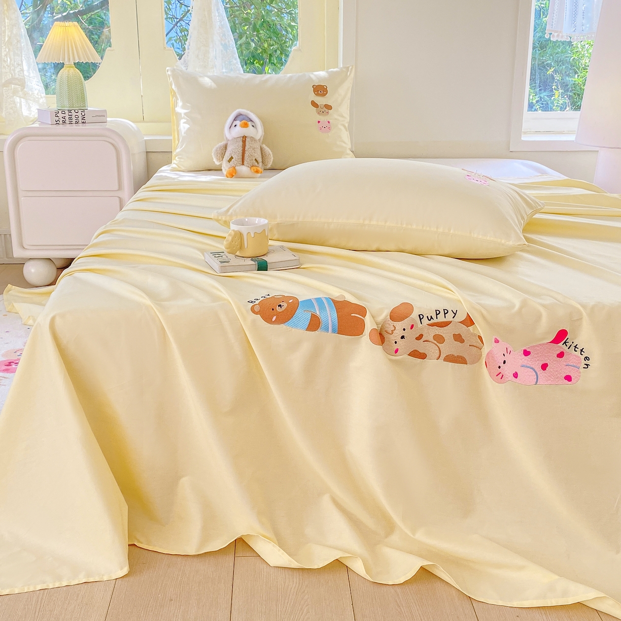 91家纺网 家纺一手货源 找家纺 灰鲸 2025新款全棉刺绣大床床单-懒懒小憩系列 懒懒小憩-黄