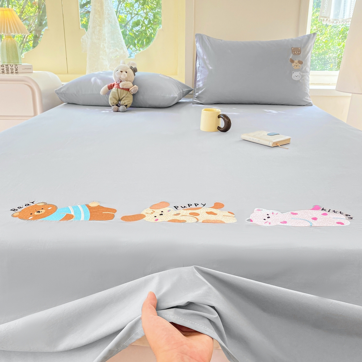 91家纺网 家纺一手货源 找家纺 灰鲸 2025新款全棉刺绣大床床单-懒懒小憩系列 懒懒小憩-灰