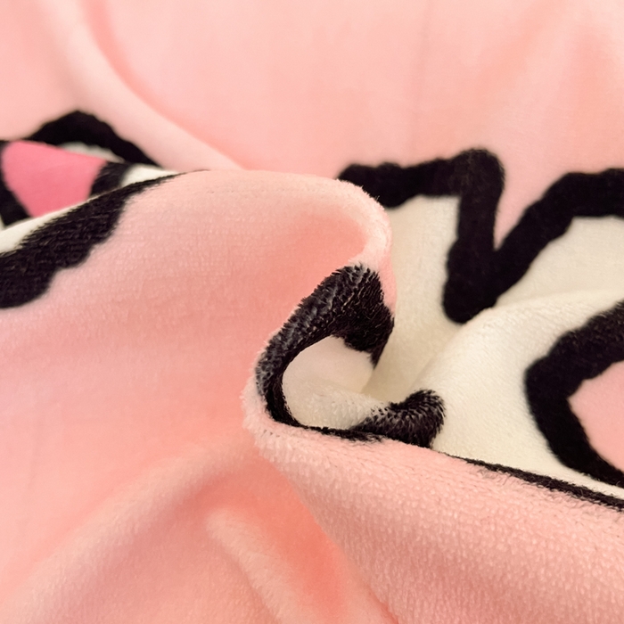 91家纺网 家纺一手货源 找家纺 金爱家 2025新款正版三丽鸥授权大版卡通平网数码印花加厚高克重牛奶绒系列四件套-第一批 绒大版-R美美少女Kitty