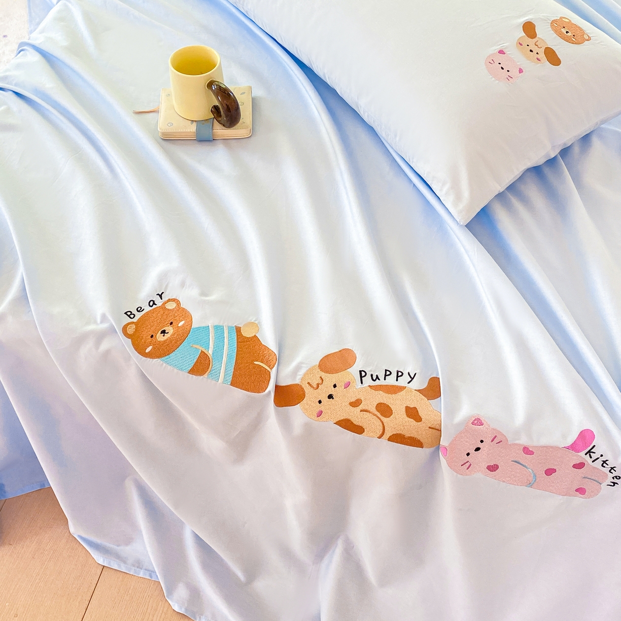 91家纺网 家纺一手货源 找家纺 灰鲸 2025新款全棉刺绣大床床单-懒懒小憩系列 懒懒小憩-蓝