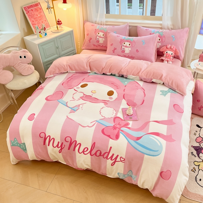 91家纺网 家纺一手货源 找家纺 金爱家 2025新款正版三丽鸥授权大版卡通平网数码印花加厚高克重牛奶绒系列四件套-第一批 绒大版-R魔法美乐蒂