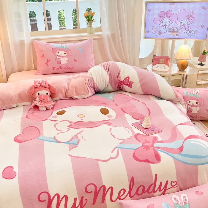 91家纺网 家纺一手货源 找家纺 金爱家 2025新款正版三丽鸥授权大版卡通平网数码印花加厚高克重牛奶绒系列四件套-第一批 绒大版-R魔法美乐蒂