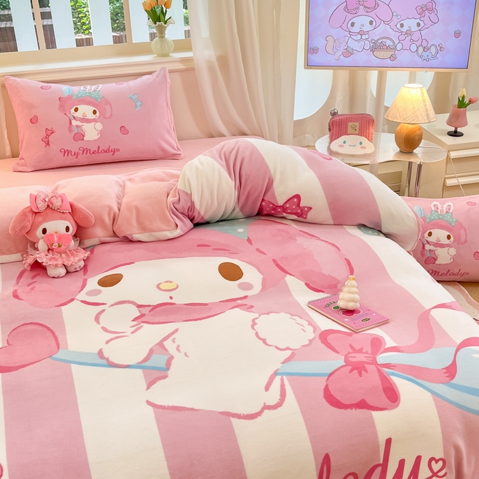 91家纺网 家纺一手货源 找家纺 金爱家 2025新款正版三丽鸥授权大版卡通平网数码印花加厚高克重牛奶绒系列四件套-第一批 绒大版-R魔法美乐蒂