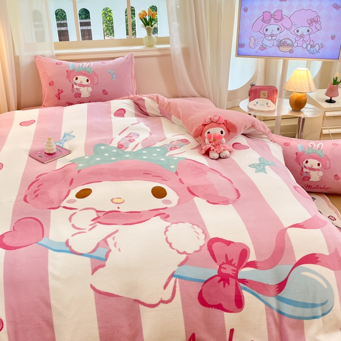 91家纺网 家纺一手货源 找家纺 金爱家 2025新款正版三丽鸥授权大版卡通平网数码印花加厚高克重牛奶绒系列四件套-第一批 绒大版-R魔法美乐蒂