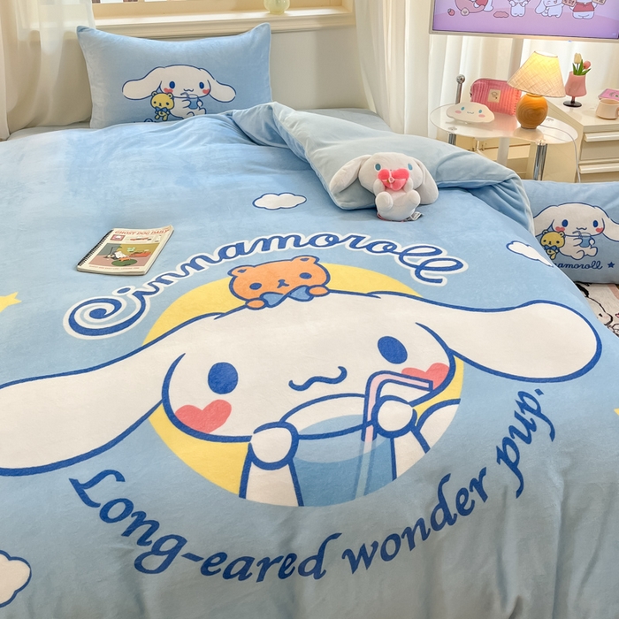 91家纺网 家纺一手货源 找家纺 金爱家 2025新款正版三丽鸥授权大版卡通平网数码印花加厚高克重牛奶绒系列四件套-第一批 绒大版-R汽水大耳狗