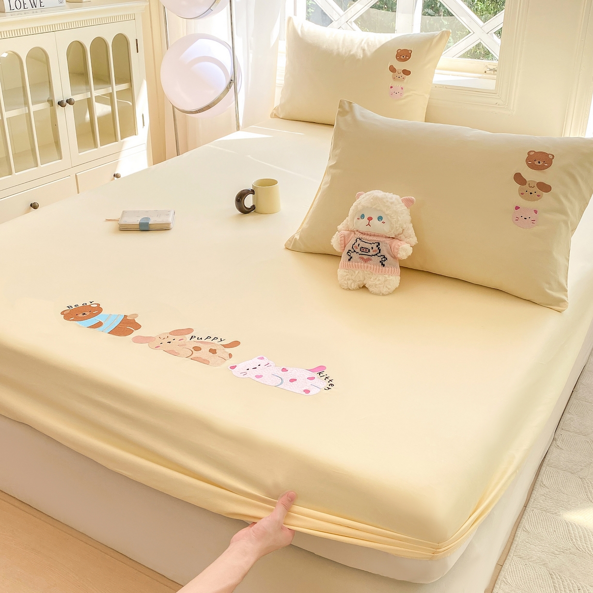 91家纺网 家纺一手货源 找家纺 （总）灰鲸 2025新款全棉刺绣大床床笠-懒懒小憩系列