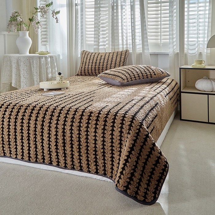 91家纺网 家纺一手货源 找家纺 （总）温宁家纺 2025新款步步高床盖三件套