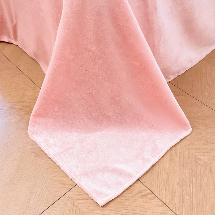 91家纺网 家纺一手货源 找家纺 金爱家 2025新款正版三丽鸥授权大版卡通平网数码印花加厚高克重牛奶绒系列四件套-第一批 绒大版-R亲亲库洛米