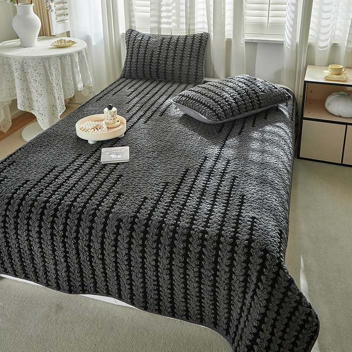 91家纺网 家纺一手货源 找家纺 温宁家纺 2025新款步步高床盖三件套 床盖-步步高复古灰