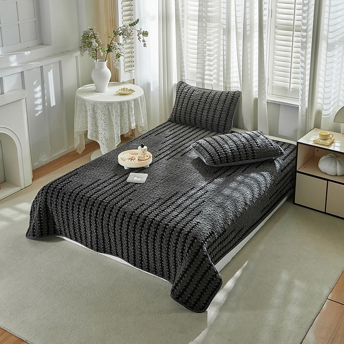 91家纺网 家纺一手货源 找家纺 温宁家纺 2025新款步步高床盖三件套 床盖-步步高复古灰