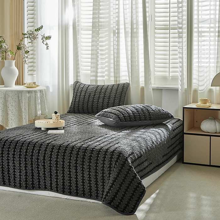 91家纺网 家纺一手货源 找家纺 温宁家纺 2025新款步步高床盖三件套 床盖-步步高复古灰