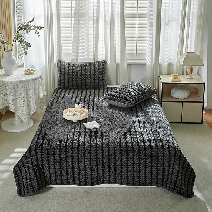 91家纺网 家纺一手货源 找家纺 温宁家纺 2025新款步步高床盖三件套 床盖-步步高复古灰