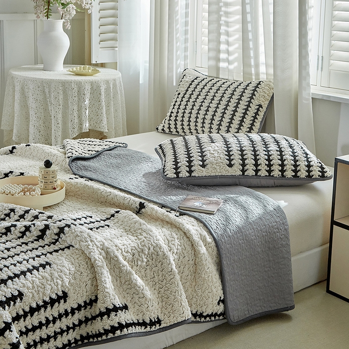 91家纺网 家纺一手货源 找家纺 温宁家纺 2025新款步步高床盖三件套 床盖-步步高米白