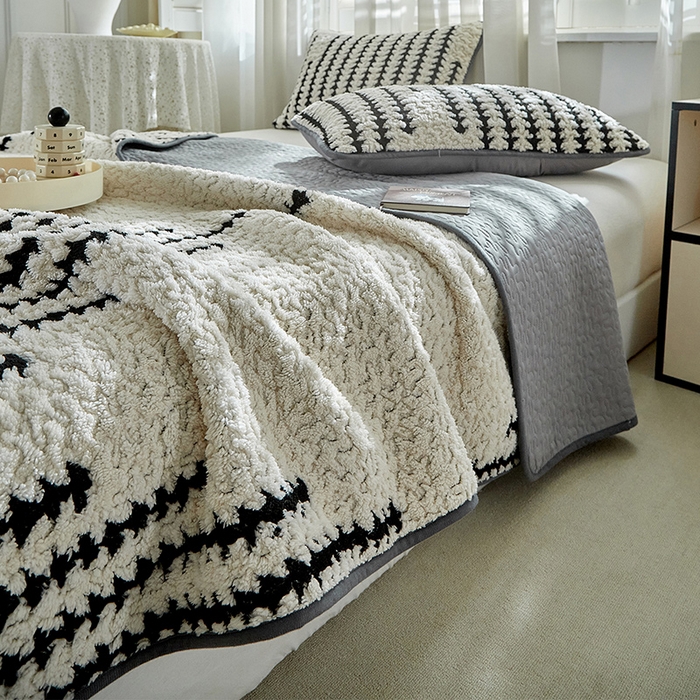 91家纺网 家纺一手货源 找家纺 温宁家纺 2025新款步步高床盖三件套 床盖-步步高米白