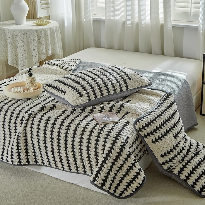 91家纺网 家纺一手货源 找家纺 温宁家纺 2025新款步步高床盖三件套 床盖-步步高米白