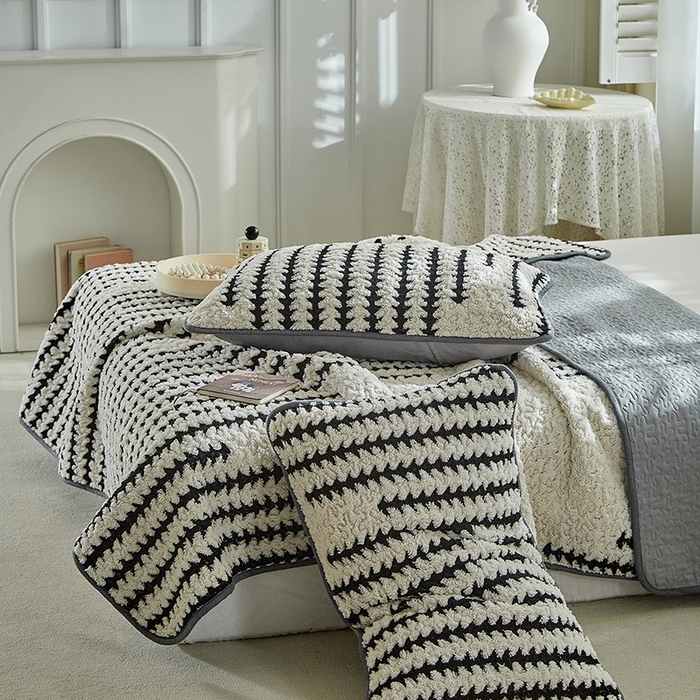 91家纺网 家纺一手货源 找家纺 温宁家纺 2025新款步步高床盖三件套 床盖-步步高米白