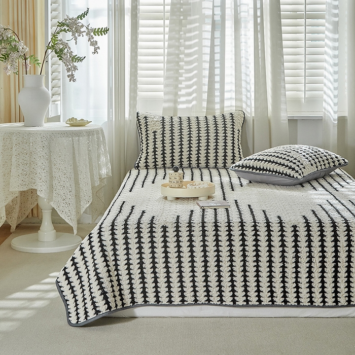 91家纺网 家纺一手货源 找家纺 温宁家纺 2025新款步步高床盖三件套 床盖-步步高米白