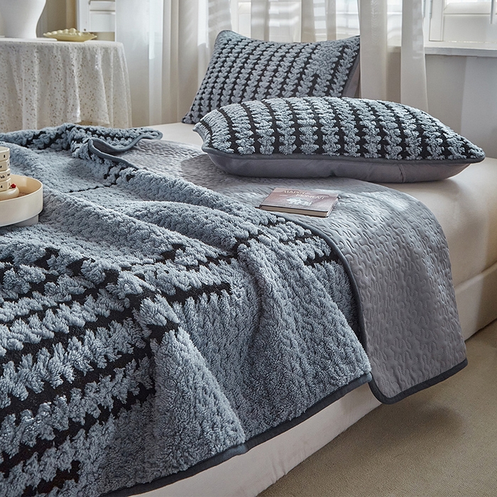 91家纺网 家纺一手货源 找家纺 温宁家纺 2025新款步步高床盖三件套 床盖-步步高雾蓝