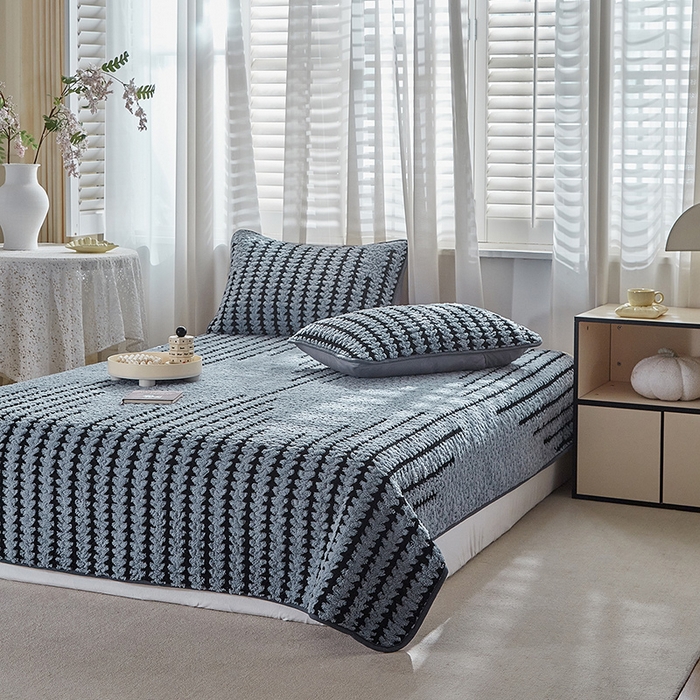 91家纺网 家纺一手货源 找家纺 温宁家纺 2025新款步步高床盖三件套 床盖-步步高雾蓝