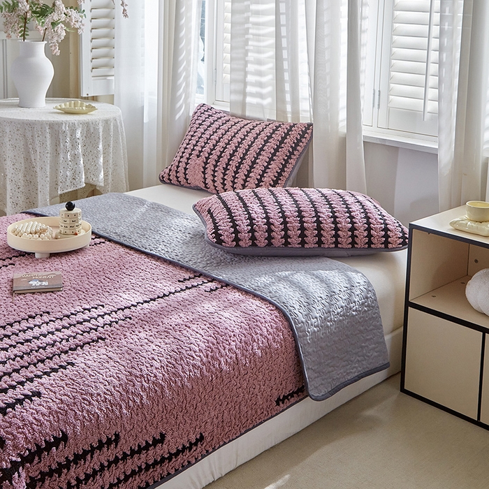 91家纺网 家纺一手货源 找家纺 温宁家纺 2025新款步步高床盖三件套 床盖-步步高香芋紫